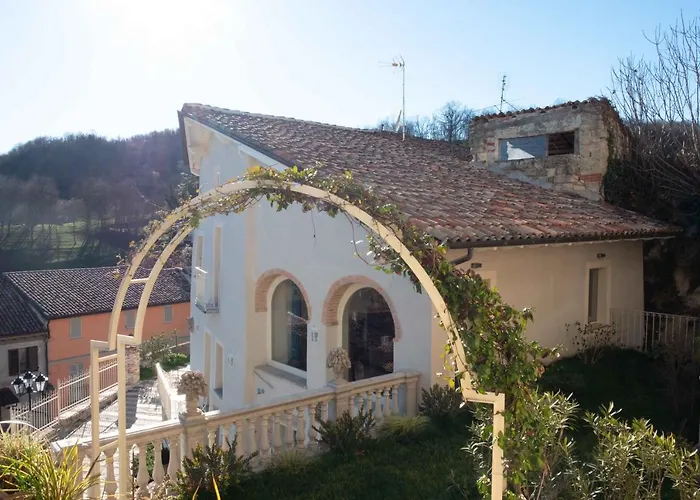 Ai Leoni Ruggenti - Giardino Segreto Con Vista Sul Monferrato Daire